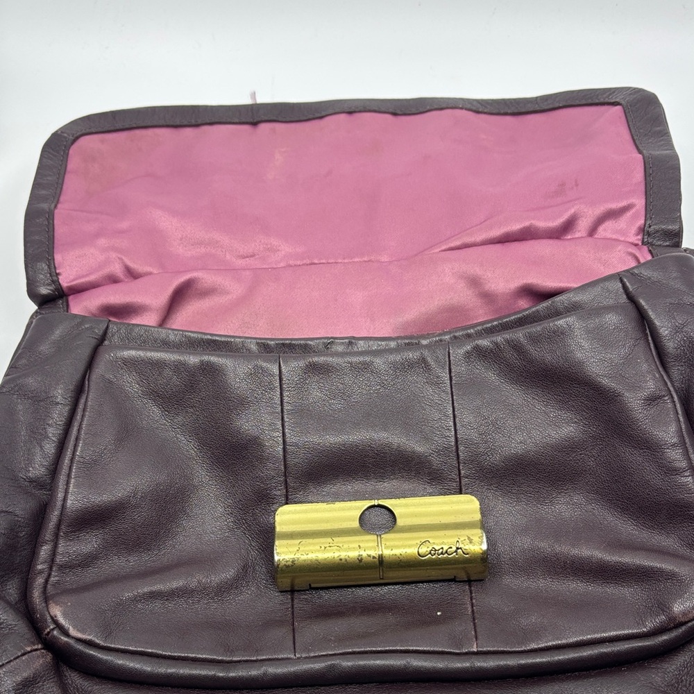 Elegant Brown Leather Shoulder Bag - Picture 4 of 6